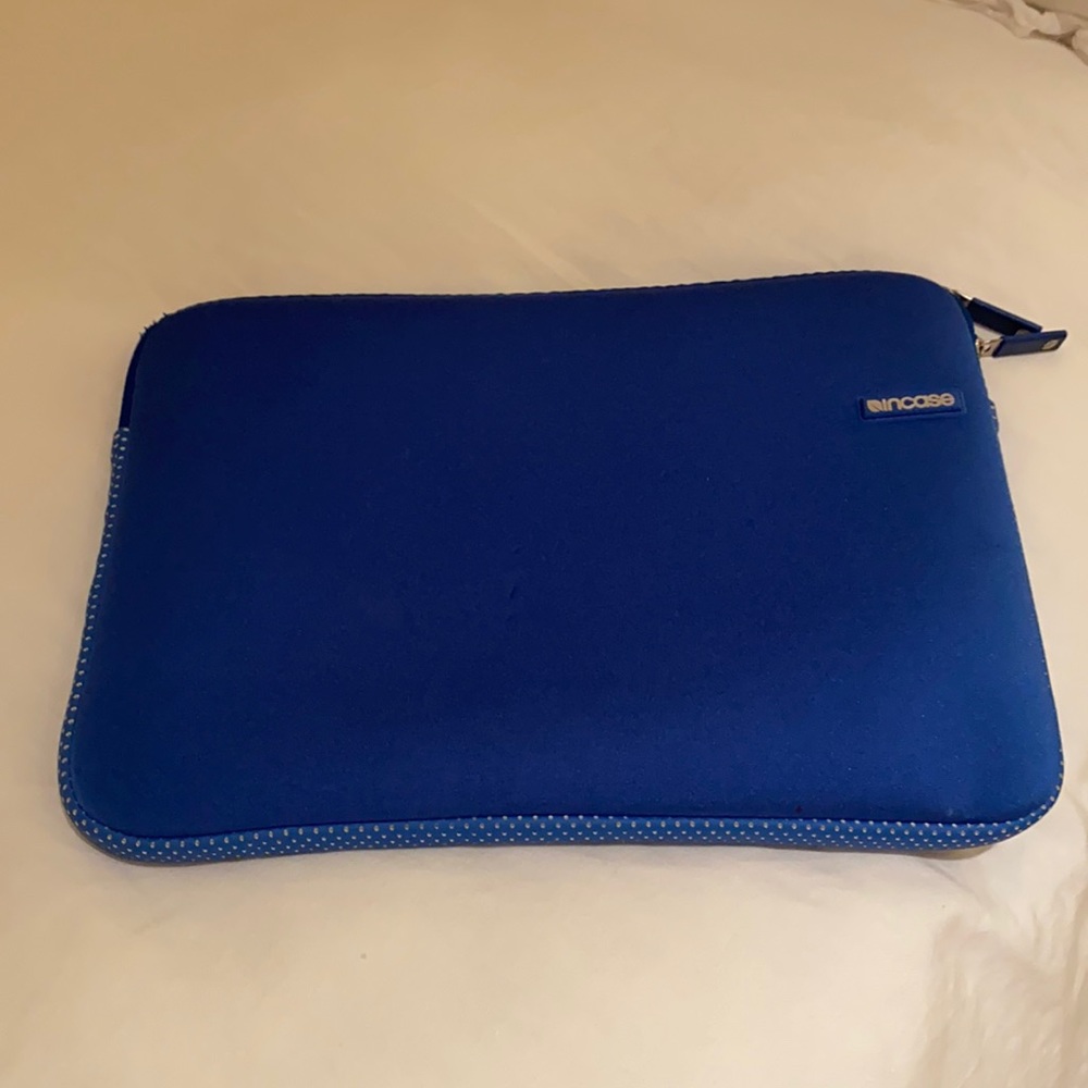 Blue Incase Laptop case